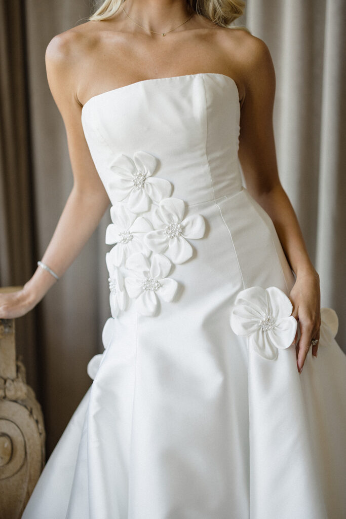 Layne’s family graciously opened their estate for Morgan’s dream wedding, transforming a place rich with memories into the backdrop for a new chapter. Estate weddings hold a rare kind of magic; they’re deeply personal in a way no venue ever could be.

This driveway has seen Layne return home time and time again — for holidays, milestones, and moments in between.
On this day, it carried him toward his forever.

Toward Morgan.

That sense of history lingered in every moment. You could feel it in the quiet pauses, in the laughter shared between generations, and in the way the day unfolded with an ease that only comes from celebrating somewhere truly meaningful.